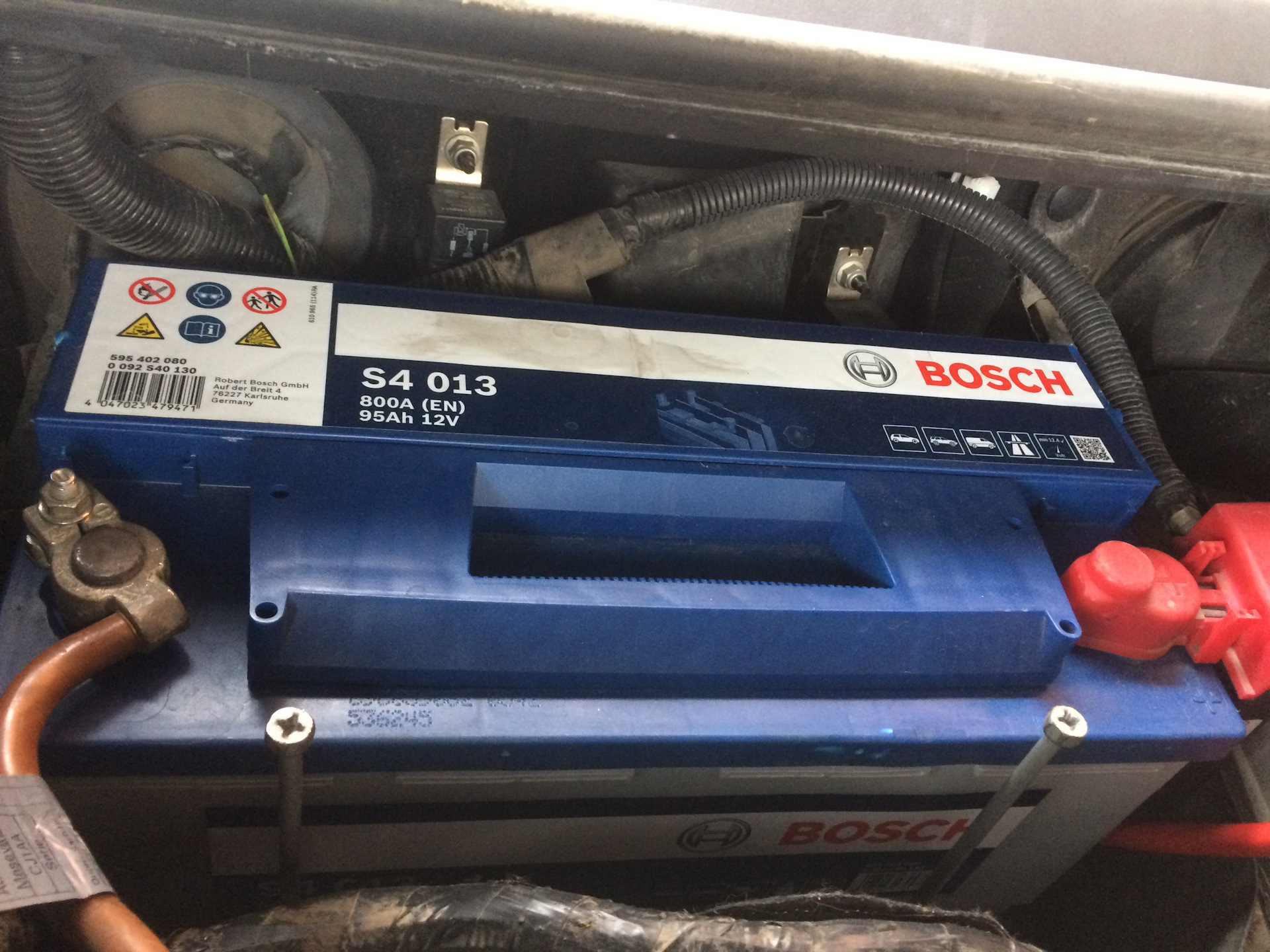 установленная АКБ на Рендж Ровер