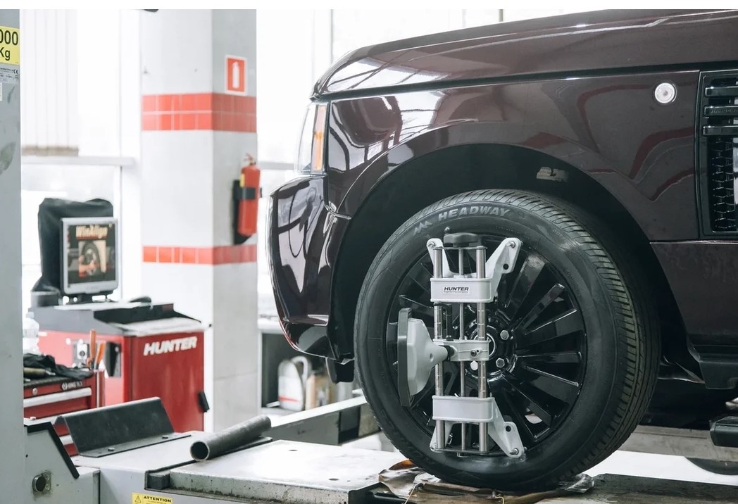 Сход развал Рендж Ровер на стенде 3D Hunter